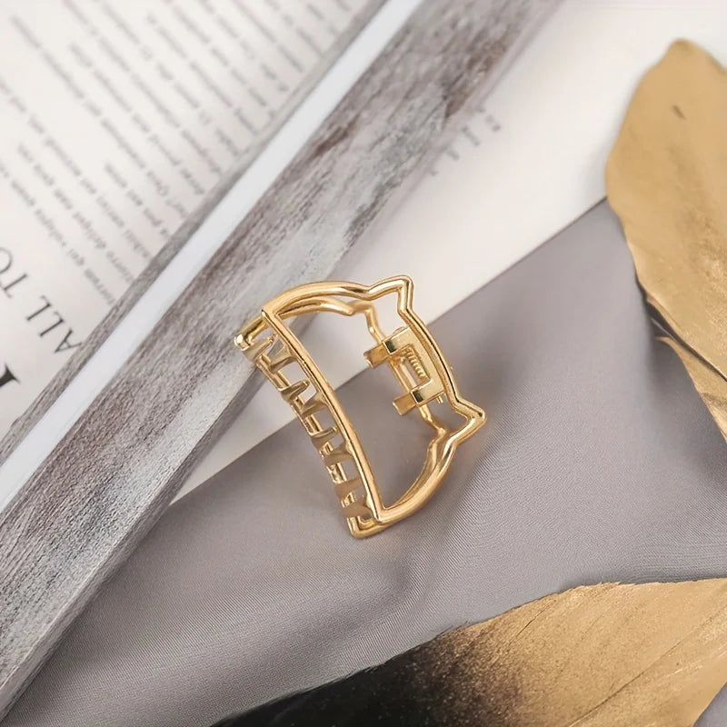 Fashion Simple Non Slip Mini Hollow Heart Metal Hair Claw Clips Gold Geometric Bangs Barrettes Hair Jaws For Women Girls Daily