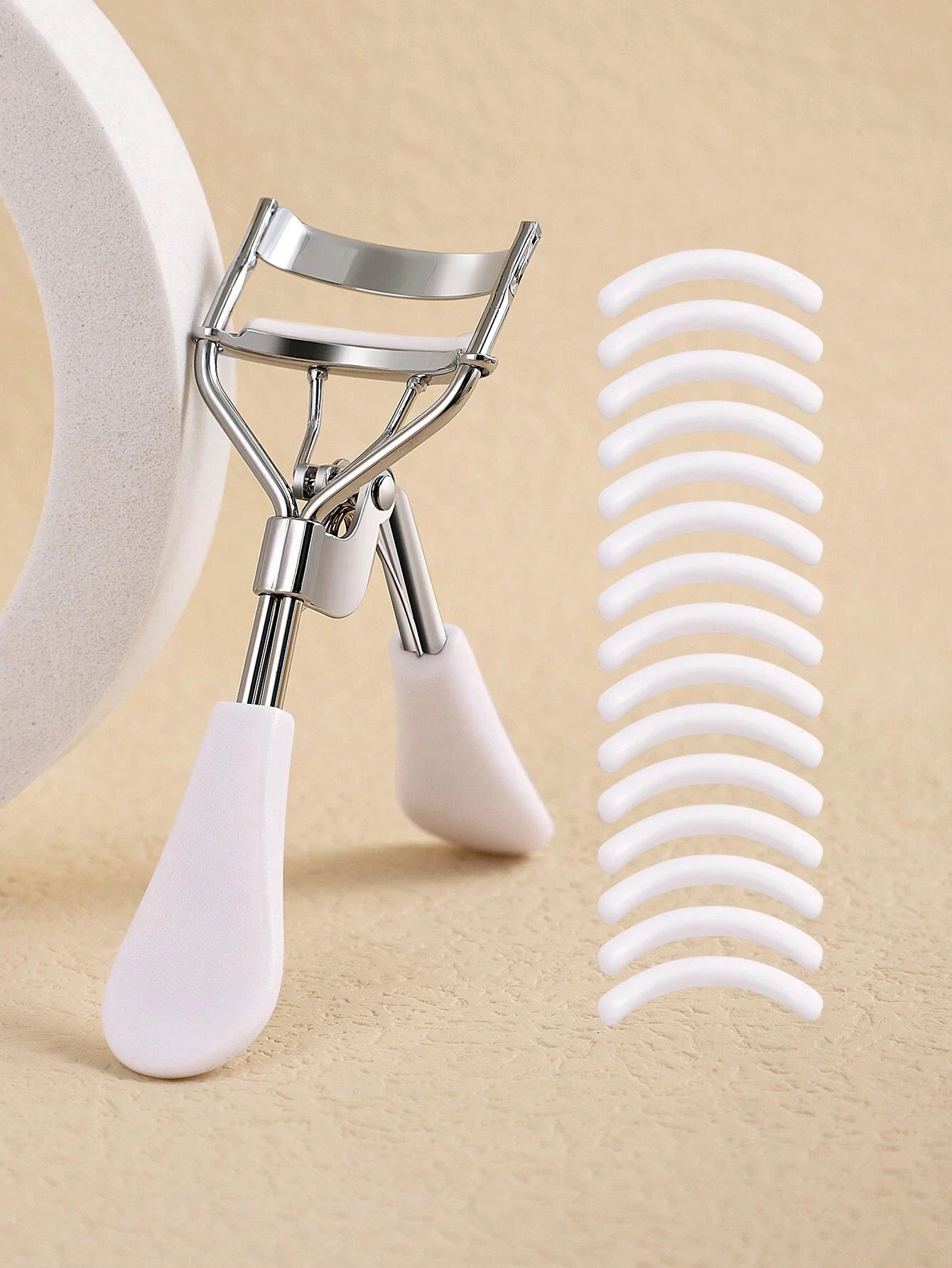 1pcs Eyelash Curler and 15 Silicone Pads Eyelash Curler