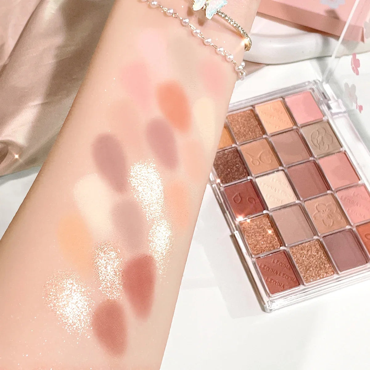 20-Color Eyeshadow Palette – Shimmer & Matte